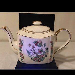 Teapot w/ Lid Arthur Wood England 5576 Flowers/Gold Leaf